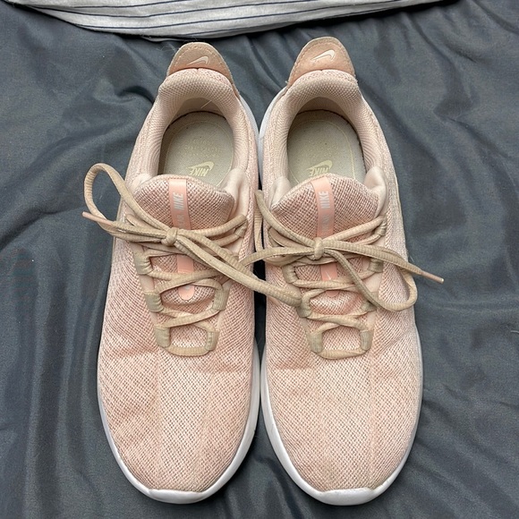 Nike VIALE - Picture 1 of 3